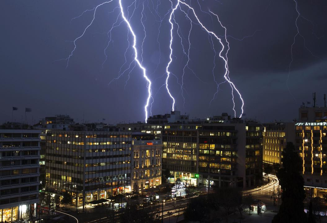 Συναγερμός για τη «Μέδουσα»: Σφυροκοπά την Αττική τις επόμενες ώρες -Εικόνες αποκάλυψης σε Μέτσοβο, θεσσαλονίκη, Λάρισα, Αγρίνιο